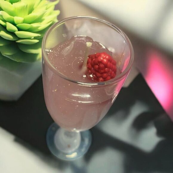 Hand Crafted Champagne Flute Candles - Picture 6 of 7